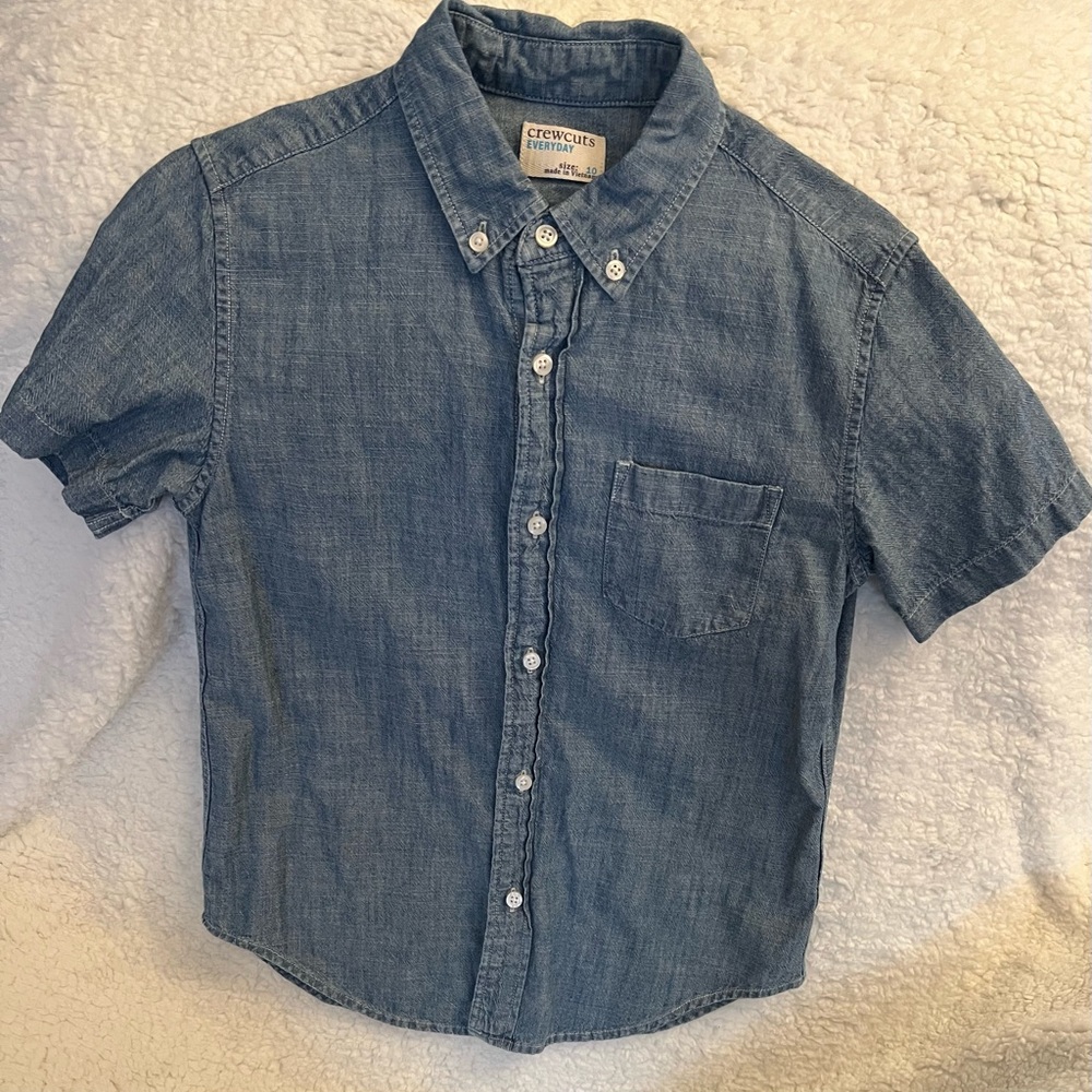 Boys’ short-sleeve chambray button-down